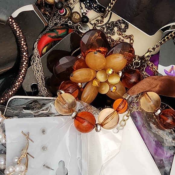 1.5 Pounds of Fashion Jewelry Mix Wearable, Tangled, Craft - Picture 4 of 9